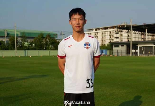 山东泰山队球员杨意林转会梅州客家 